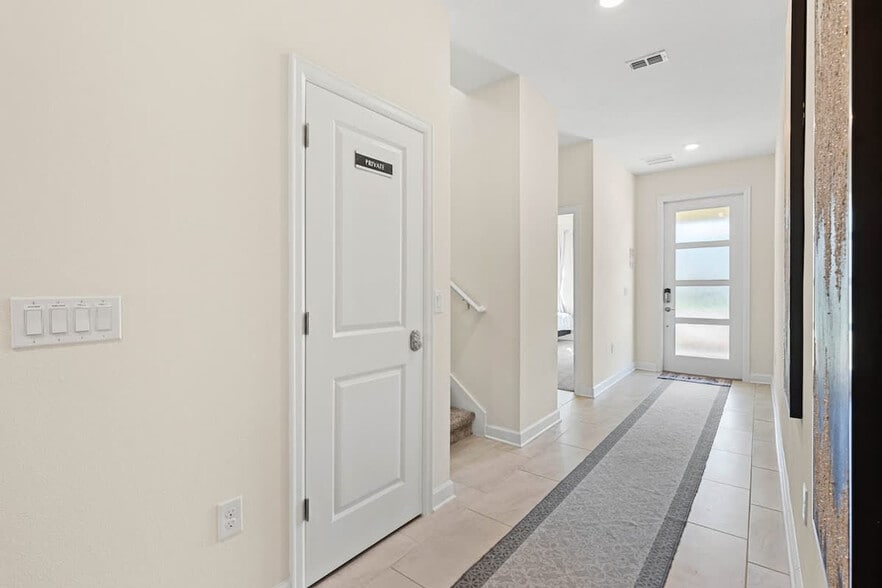 Building Photo - 2766 Bookmark Dr