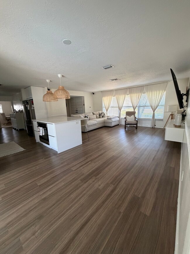 Building Photo - 14012 Middleton Way