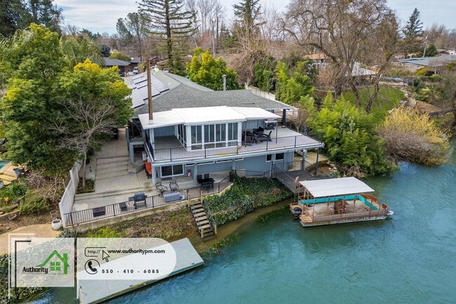 Building Photo - 3317 Riverside Dr