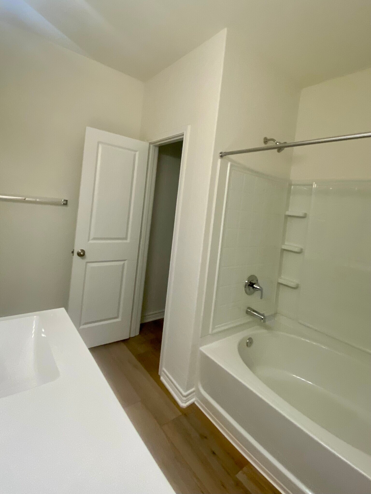 Building Photo - 440 Horizon Pointe