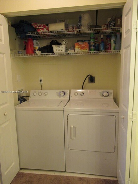 Building Photo - 6801 SW 44th St