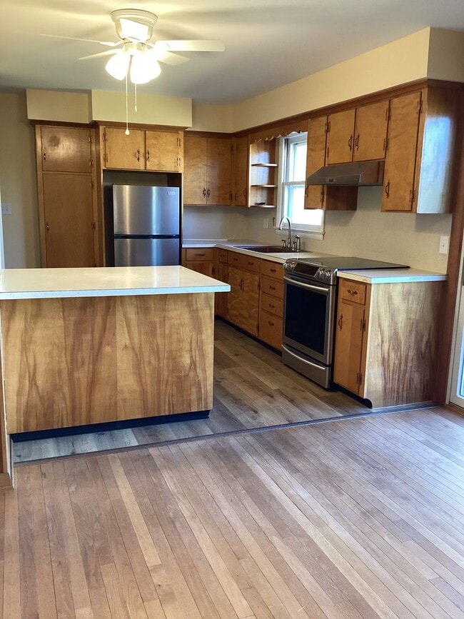 Building Photo - Roomy Rancher in Blue Ridge Summit