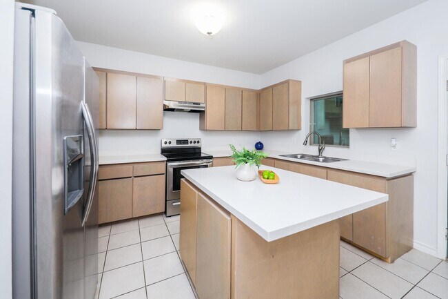 Building Photo - 1511 Don Camilo Blvd