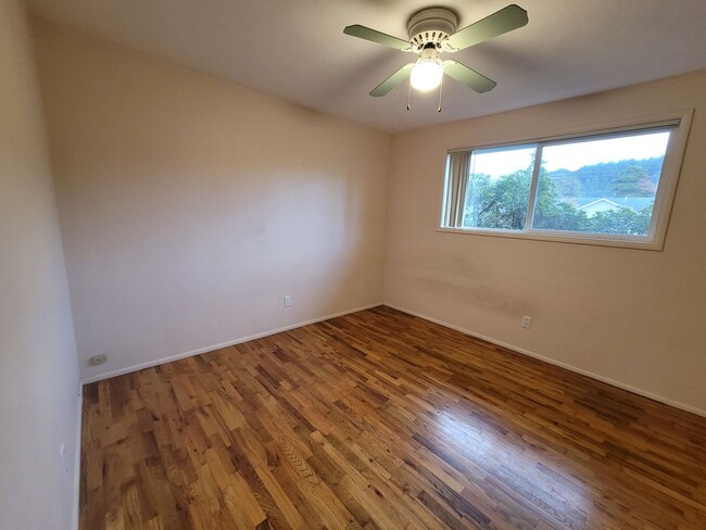 Building Photo - 01012