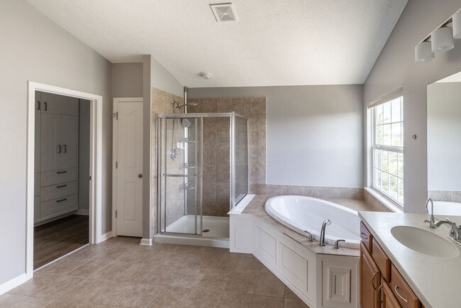 Building Photo - 8965 Snowberry Court