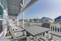 Building Photo - 1049 Sunset Cir