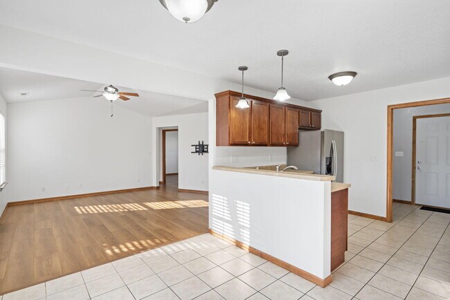 Building Photo - 5104 Sandstone Dr