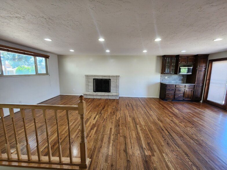 Building Photo - 605 E 9670 S