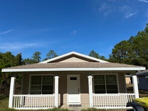 Building Photo - Beautiful 3/2 House in Bay St. Louis