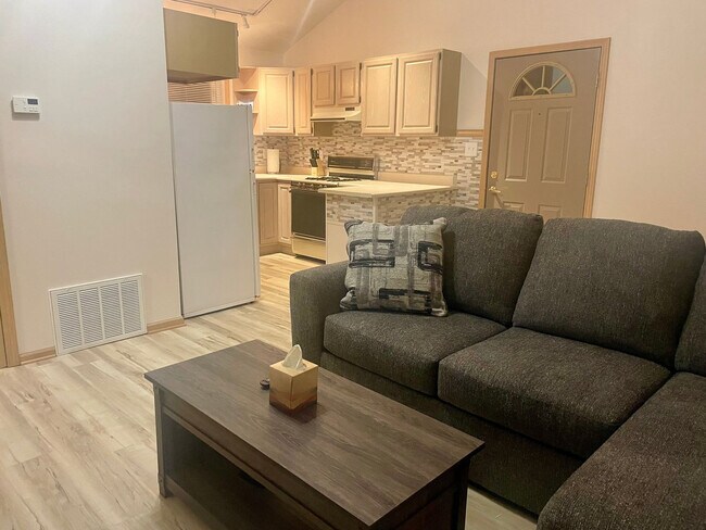 Primary Photo - 513 Pine Lake Ave