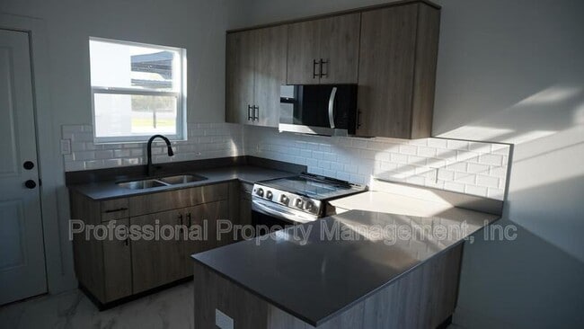 Building Photo - 2813 Bravo Rd