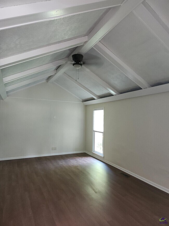 Building Photo - 1082 Lennox Pl