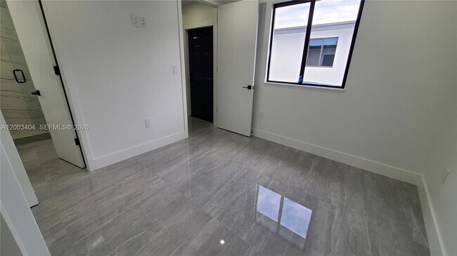 Building Photo - 40 SW 34th Ave