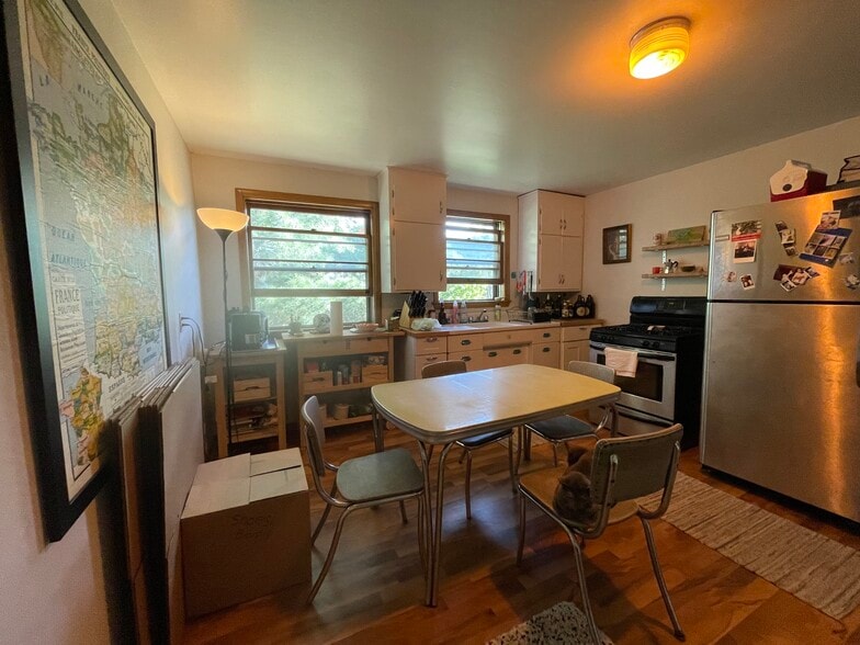 Kitchen - 1628 California St NE