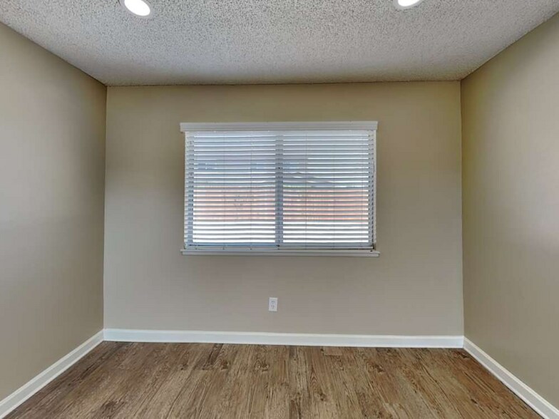 Building Photo - 7380 Lime Ave
