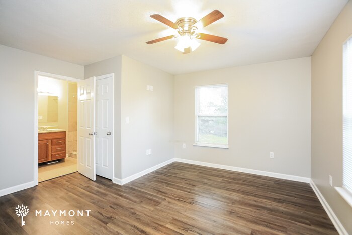 Building Photo - 1226 E 3rd St