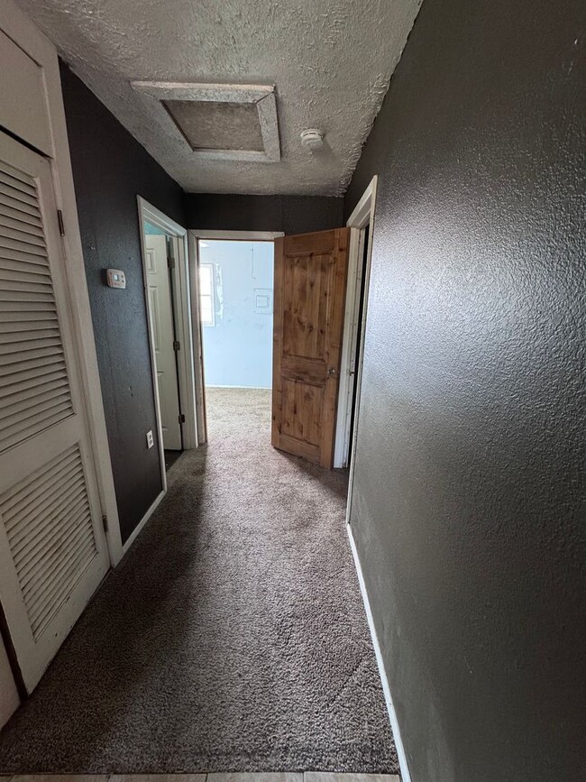 Building Photo - Quaint 2 bed 1 bath