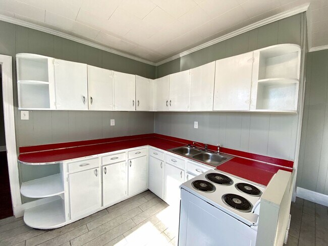Building Photo - 3 bed/ 2 bath house in Seneca
