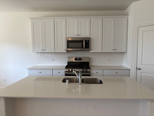 Building Photo - Cute Newer 3-2-2 Princeton!