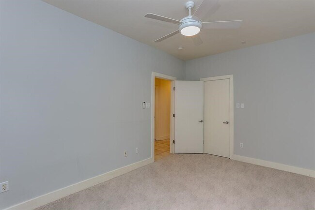 Building Photo - 4406 Koehler St