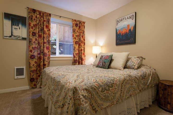 Bedroom, view from entrance - 443 NE GRAHAM ST