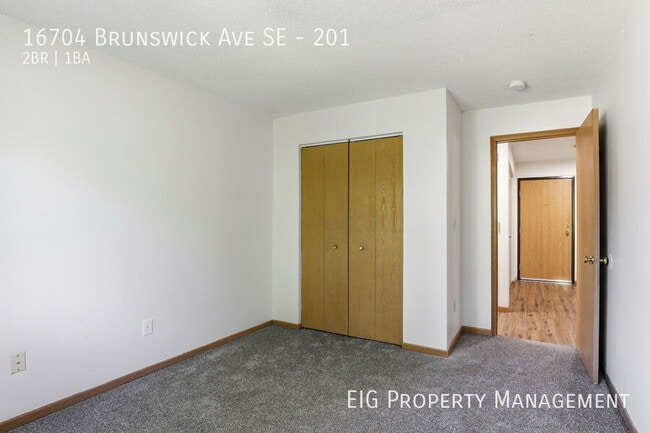 Building Photo - 16704 Brunswick Ave SE