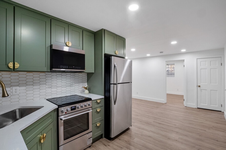 Designer finishes - 4512 Westminster Plz