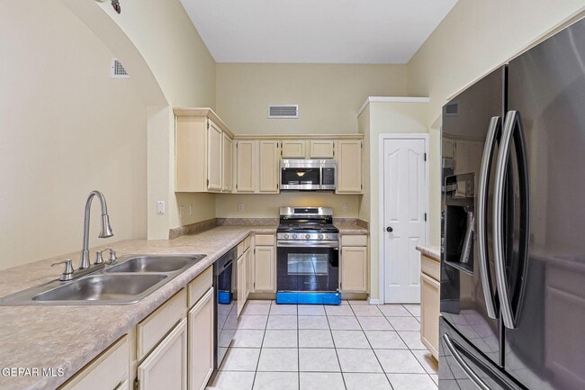 Building Photo - 13709 Paseo Hermoso Dr