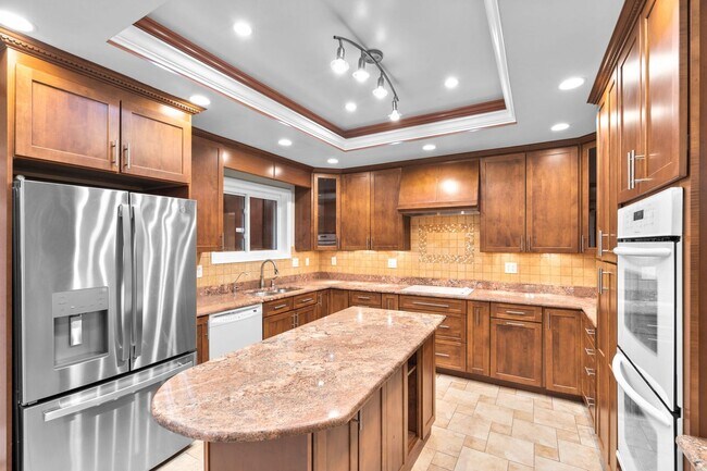 Building Photo - 4 Bed 3 Bath - Bethesda Single Family Home - Move In Ready