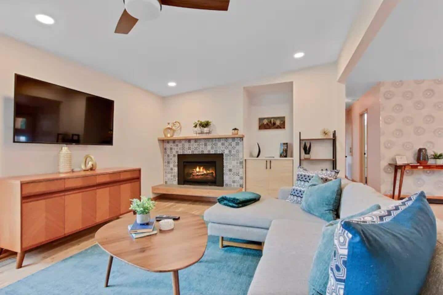 Building Photo - 3909 W Normandie Dr