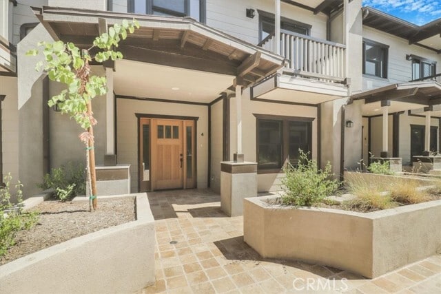 Building Photo - 571 Lincoln Ave