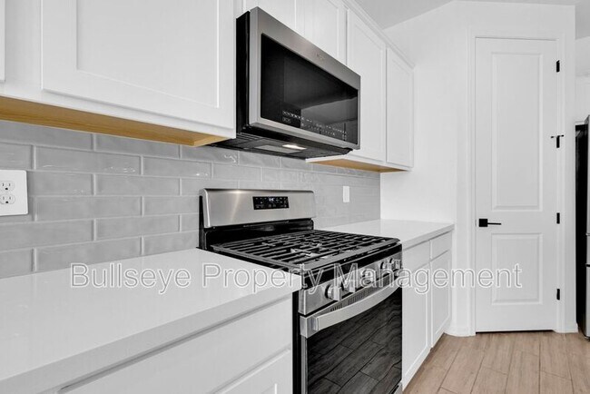 Building Photo - 6145 S Adelle