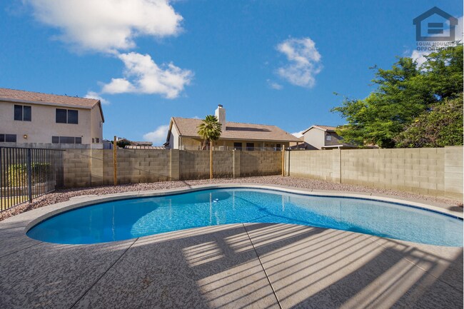 Building Photo - 6Bed/3Bath Split Level House at Cactus/75th Ave! Ready for Immediate Move-In! -- POOL!
