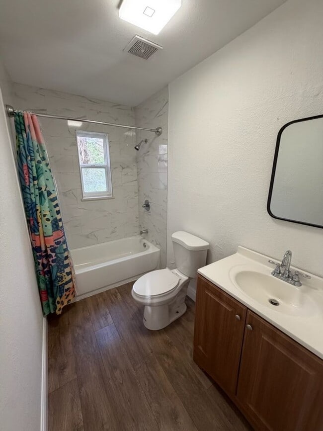 Building Photo - 3813 E Miller Ave