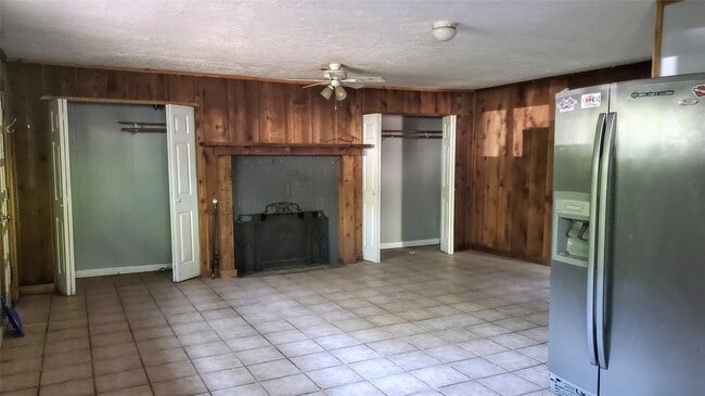 Building Photo - 5934 Beech Dr