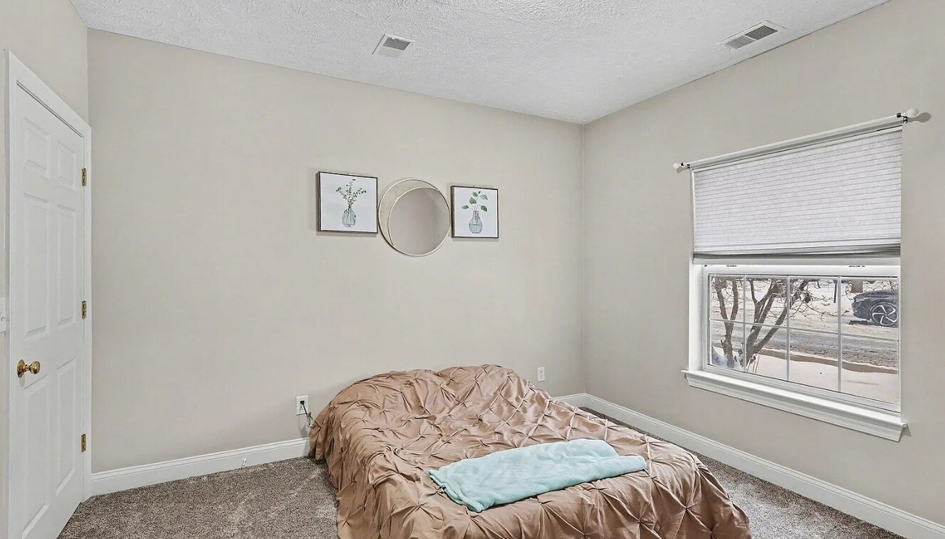 Building Photo - 288 W Saginaw St