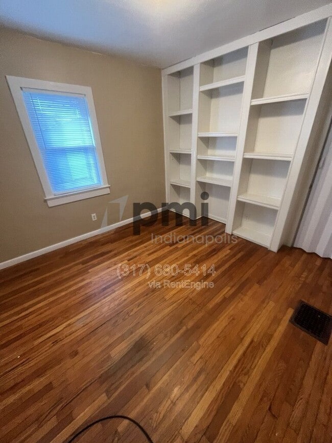 Building Photo - 1425 W Washington St