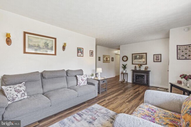 Building Photo - 638 Westwood Dr