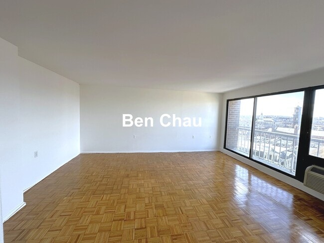 Primary Photo - 1105 Massachusetts Ave