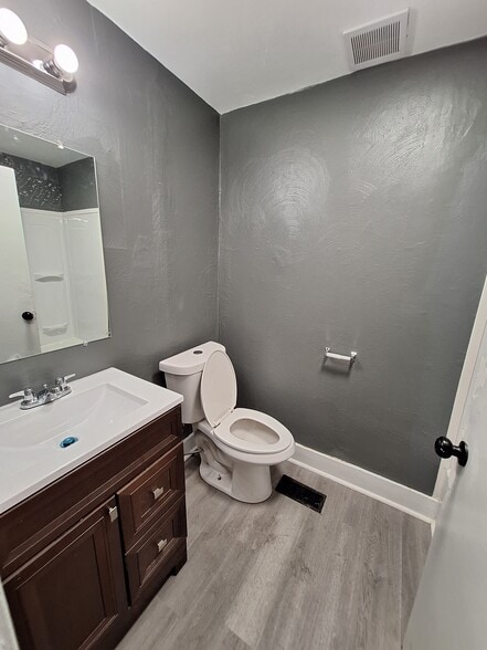 Building Photo - 307 S Park St