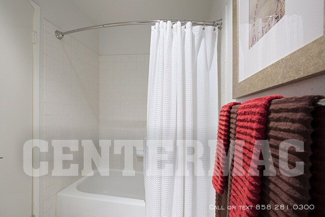 Building Photo - 11816 Bernardo Terrace