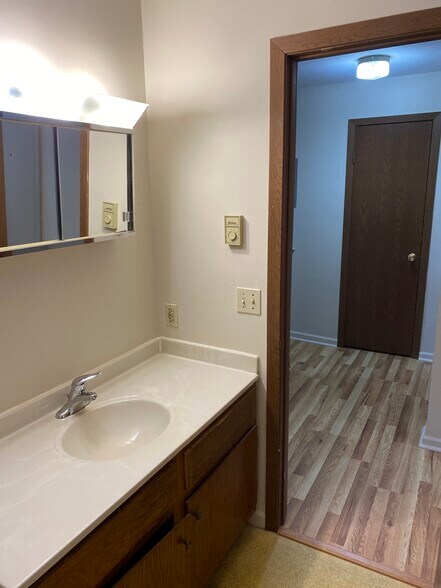 Bathroom - 28 E Genesee St