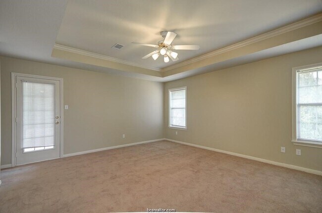 Building Photo - 715 Berry Creek