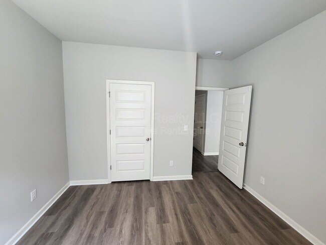 Building Photo - 3774 River Rock Rd