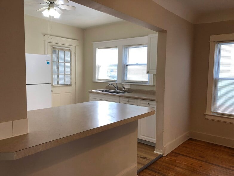 Building Photo - 48 Dennison Ave