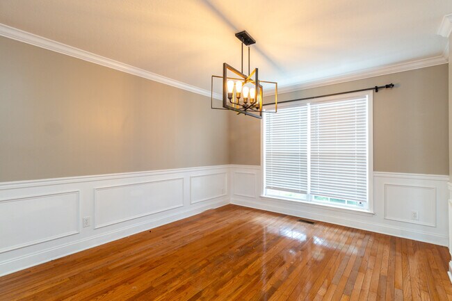 Building Photo - 1100 Winterberry Ln