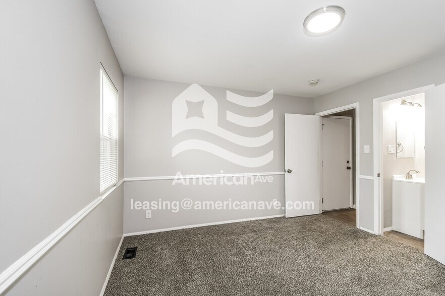 Building Photo - 1112 Bakewell Dr