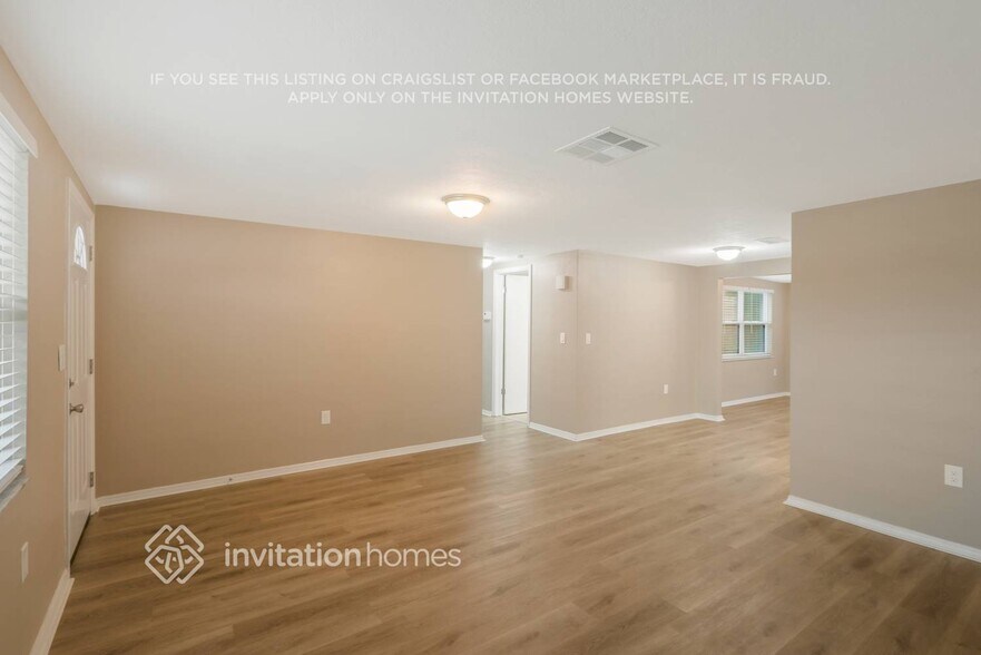 Building Photo - 5135 Kiwi Dr
