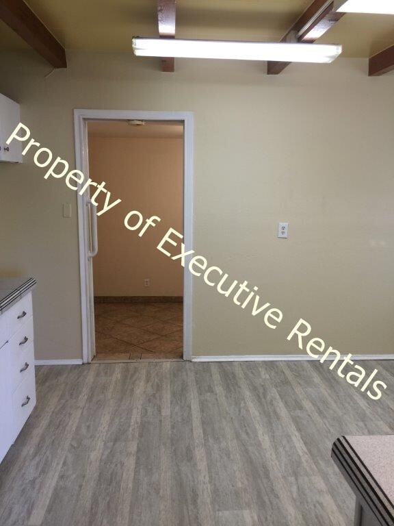 Building Photo - 2324 E Idaho Ave