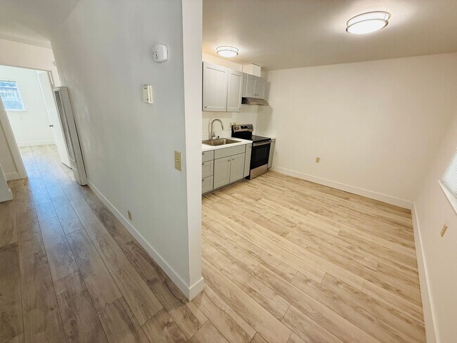 Building Photo - 2 bed 1 bath unit for rent in South Lake Tahoe